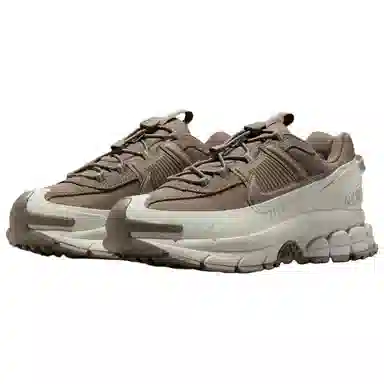 Nike Zoom Vomero 5 Roam Brown