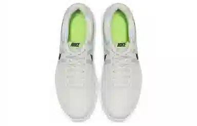 Nike REVOLUTION 4