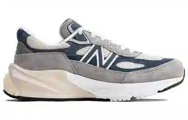 New Balance 990 V6