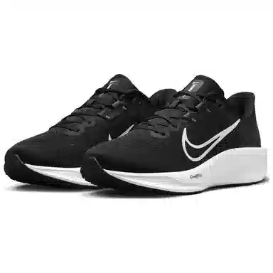Nike Quest 6