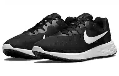 Nike Revolution 6