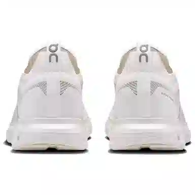 On Cloud 6 Versa White