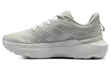 Under Armour Infinite 1