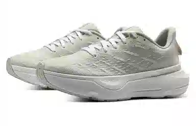 Under Armour Infinite 1