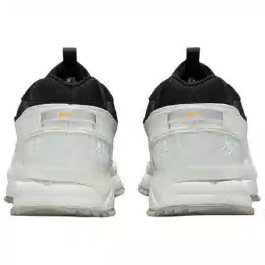 Nike Zoom Vomero 5 Roam "Black Light Silver"