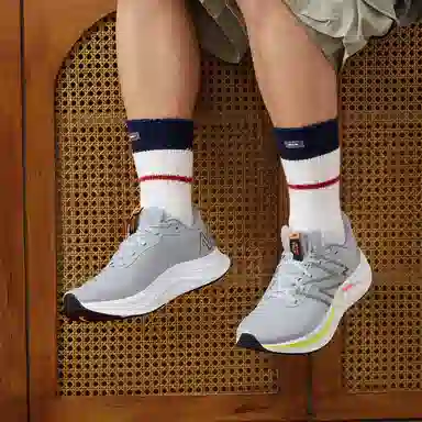 New Balance FuelCell Propel v4