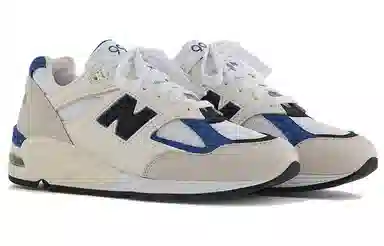 New Balance 990 V2