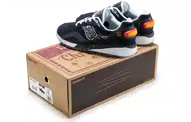 Saucony Shadow 6000 Christmas Edition