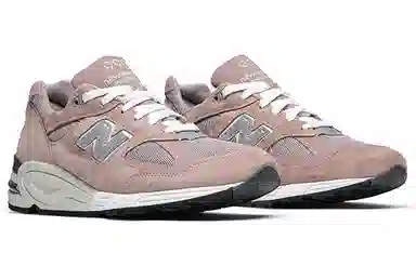 New Balance 990 V2 Rose