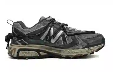 New Balance 410 Black Silver