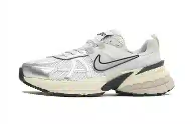 Nike V2K Run Runtekk "Summit White Metallic Silver"