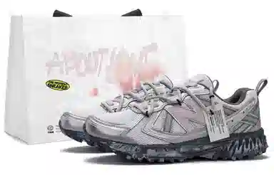 New Balance 410 Silver