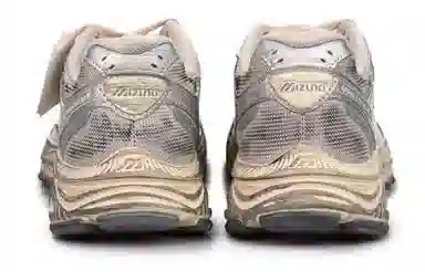 Mizuno Racer S