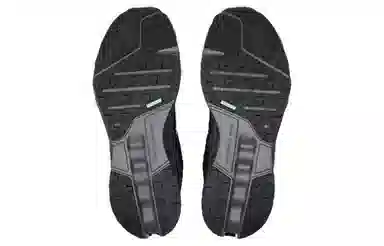 On Cloudsurfer Trail Waterproof