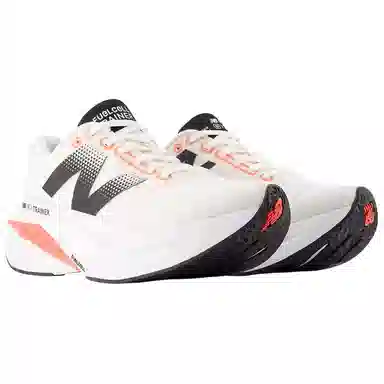 New Balance FuelCell SuperComp Trainer v3 WMNS