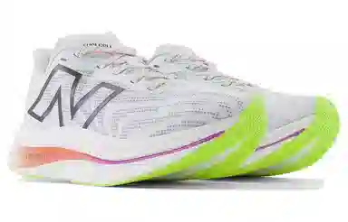 New Balance FuelCell SuperComp Trainer v2