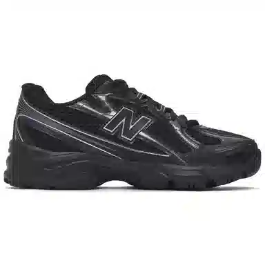 New Balance 740 Black