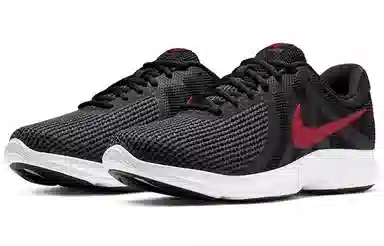 Nike REVOLUTION 4