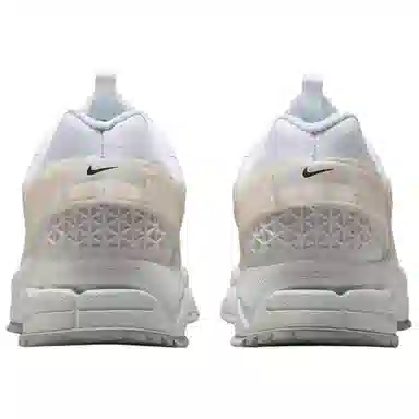 Nike Zoom Vomero Roam White