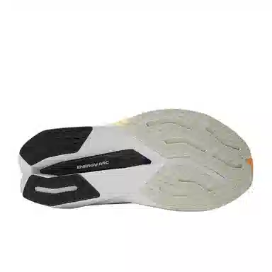 New Balance FuelCell SuperComp Trainer v3