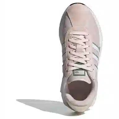 adidas COUNTRY Boost