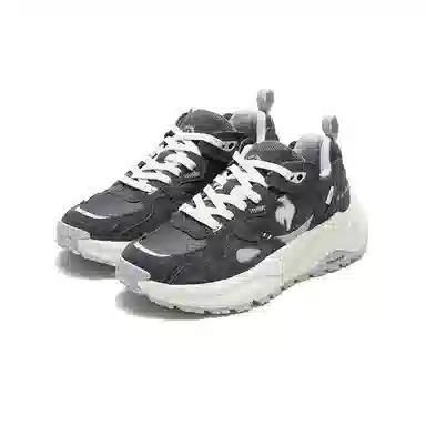 Le Coq Sportif R Series