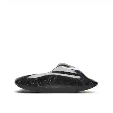 xVESSEL x MARVEL Venom Slides Black