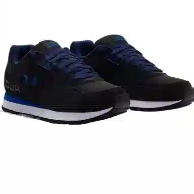 Under Armour Essential