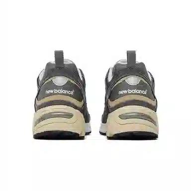 New Balance 878