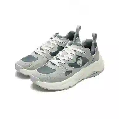 Le Coq Sportif R Series