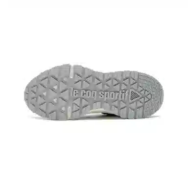 Le Coq Sportif R Series