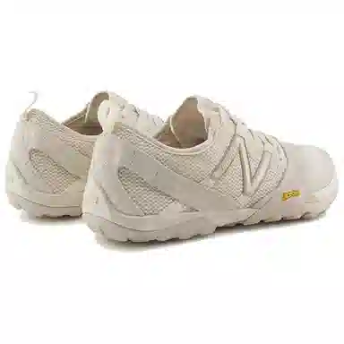 New Balance MT10 Beige