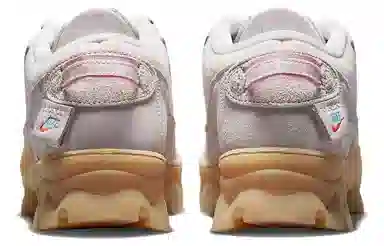 Nike Lahar Low "Teddy Bear"