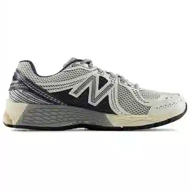 New Balance 860 v2