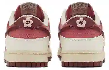 Nike Dunk Low "Valentine’s Day"