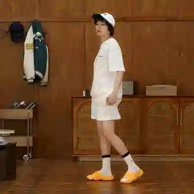 New Balance Fresh Foam HUP Orange