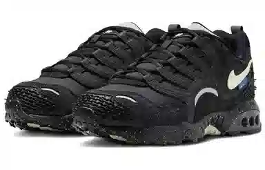 UNDEFEATED x Nike Air Terra Humara