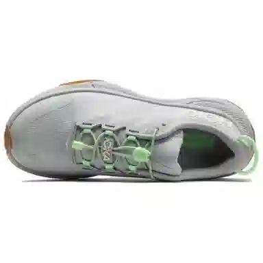 HOKA ONE ONE Transport