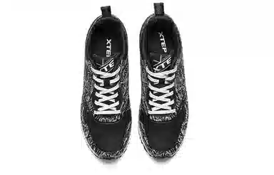 特步 运动轻便运动鞋 女款 黑白