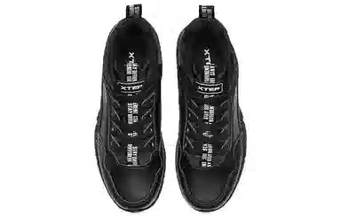 特步 简约都市中帮运动鞋 黑色