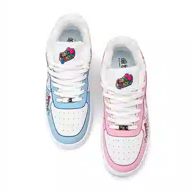 Crayon Shinchan Love Pair Low Sneakers