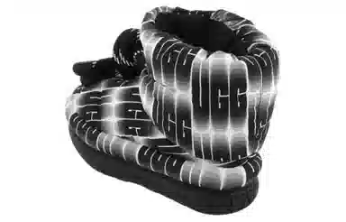 UGG Fluff Mini Boot Black