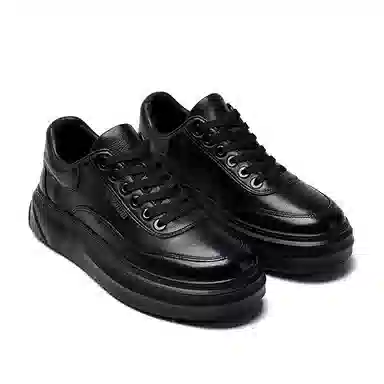 U7 Low Top Sneakers Black