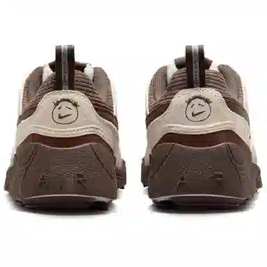 Travis Scott x Nike Zoom Field Jaxx "Leche Blue"