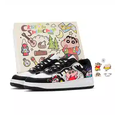 Crayon Shinchan Love Pair Low Sneakers