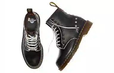 Dr. Martens 1460 Stud