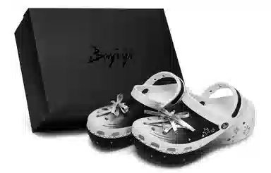 Crocs Classic Platform Clog 811