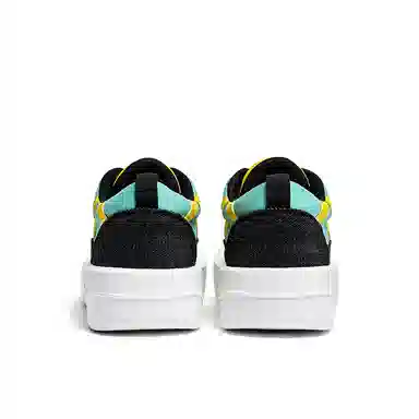 Acupuncture Classic Low-Top Sneakers