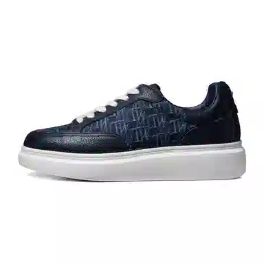 Thom Wills Trainer Deep Blue