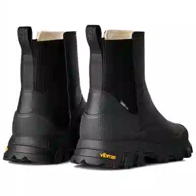 UGG MetroTrek